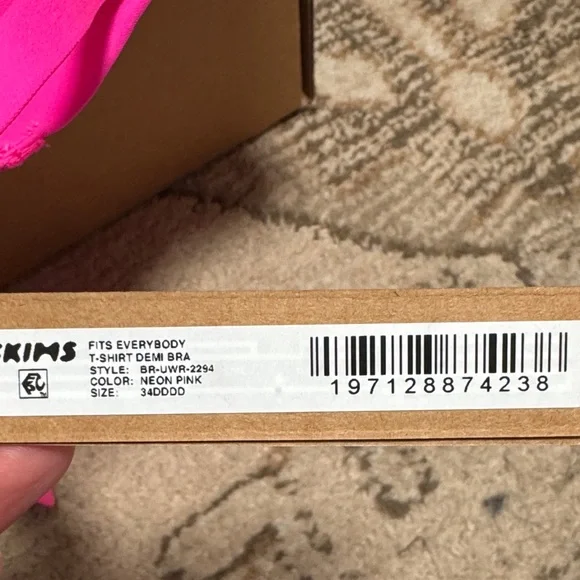 3 SKIMS 34DDDD Fits Everyone Bras - Picture 6 of 7